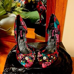 BETSEYVILLE LADIES FANCY HIGH HEELS 👠